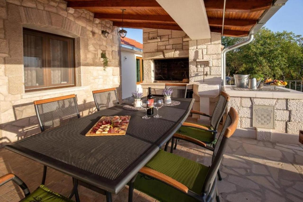 Villa Menalo 네움 외부 사진