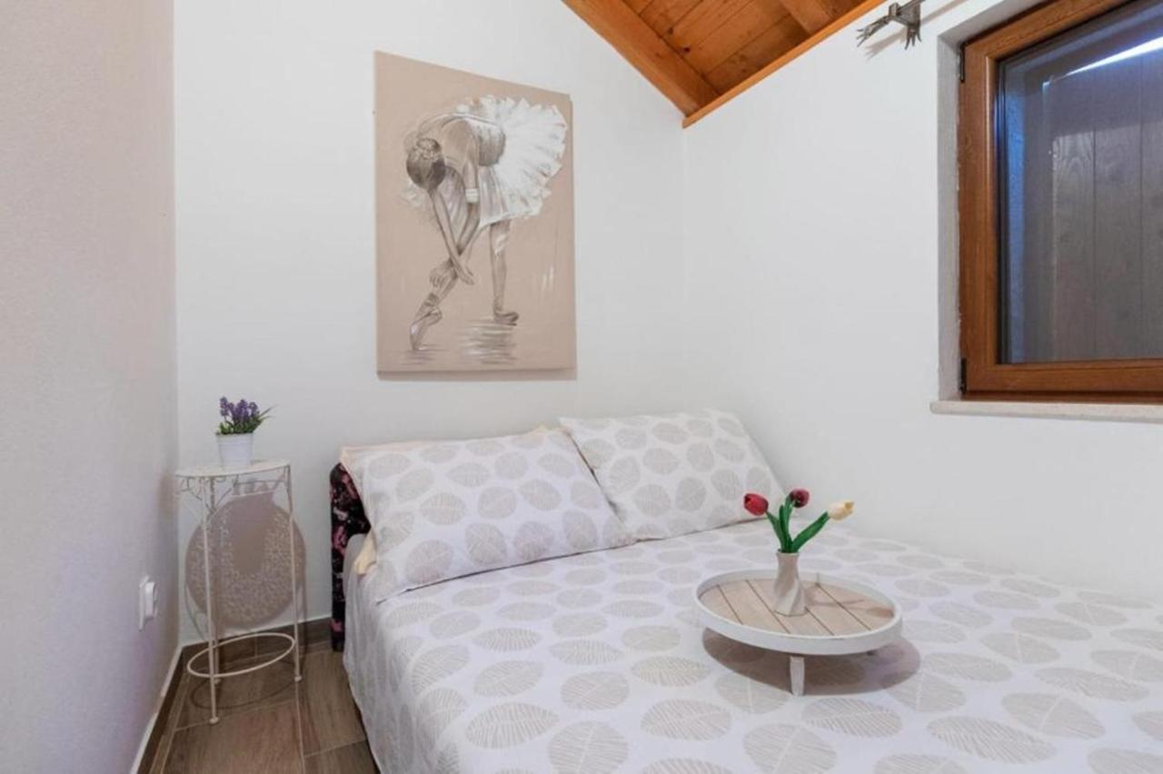 Villa Menalo 네움 외부 사진