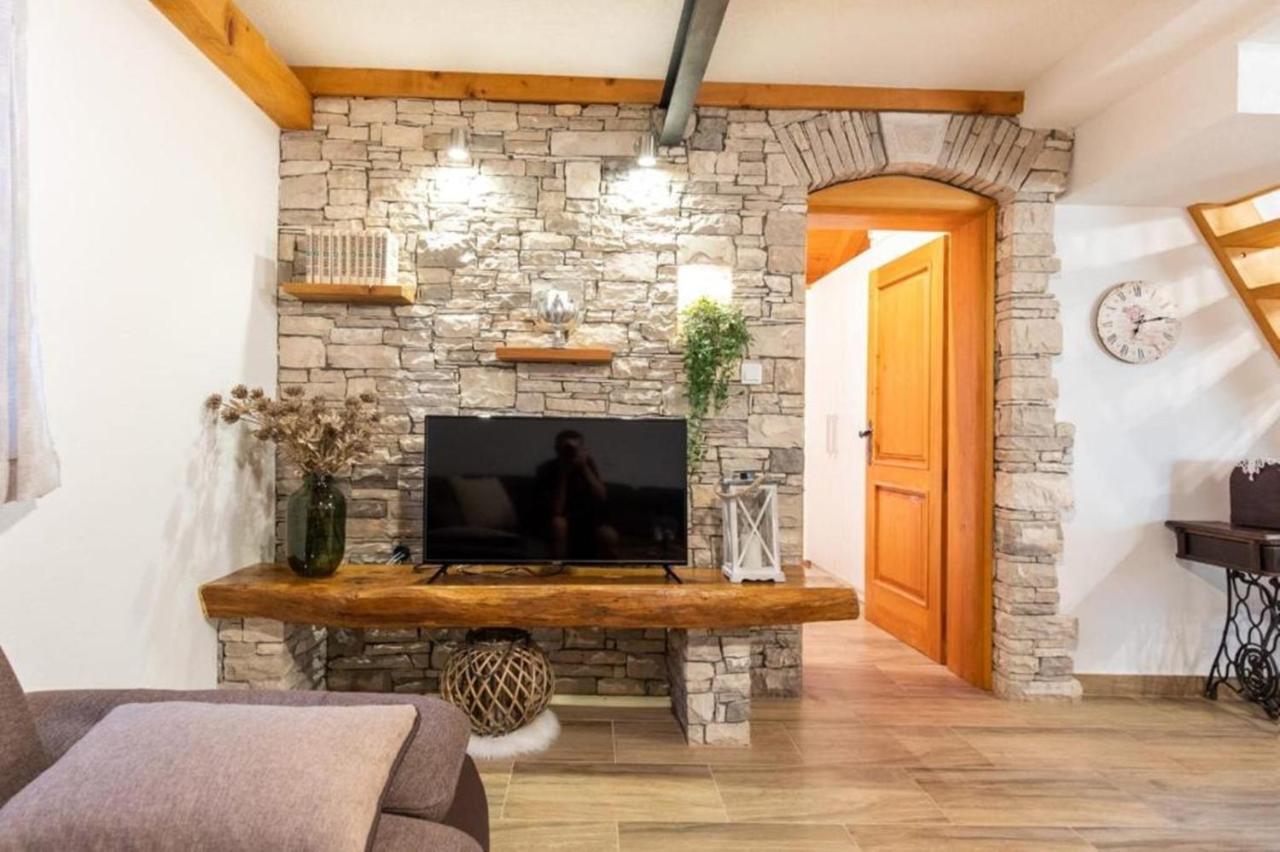 Villa Menalo 네움 외부 사진